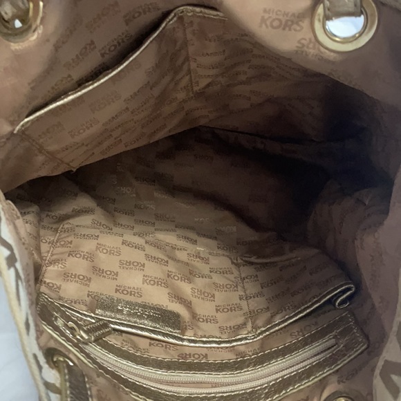 Michael Kors signature canvas jet set tote - Picture 6 of 11